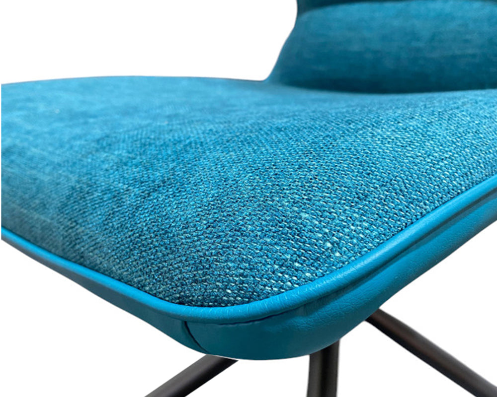 chaise bleu pétrole pieds métal en tissu design - Souffle d'intérieur