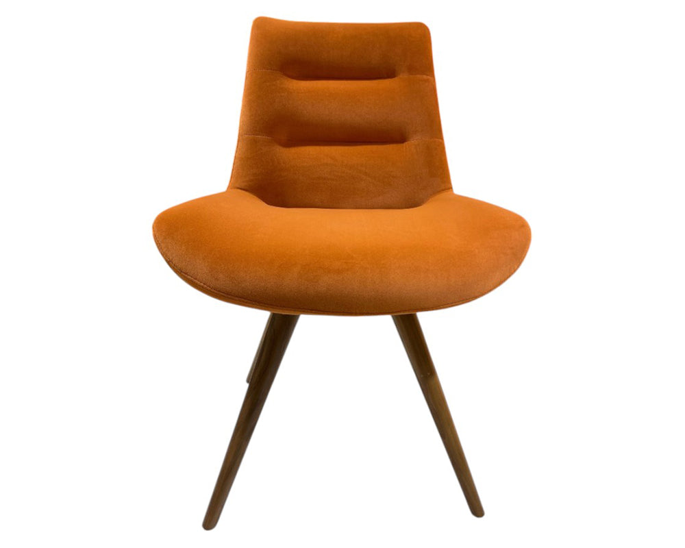 Chaise en velours orange pivotante pieds bois - Souffle d'intérieur