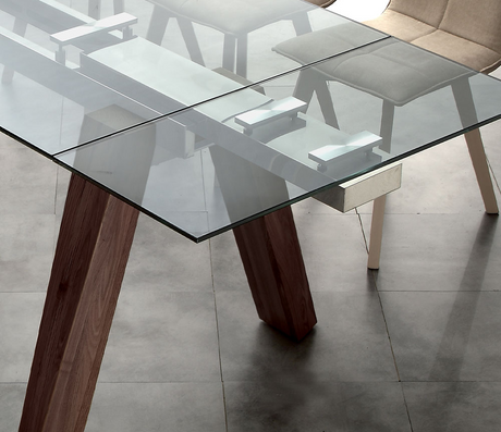 Table en verre extensible pieds bois